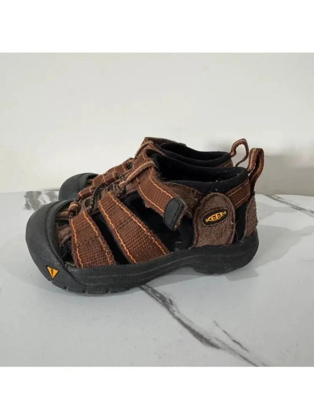 Keen Dark Brown Open Side Fabric Sandals 6